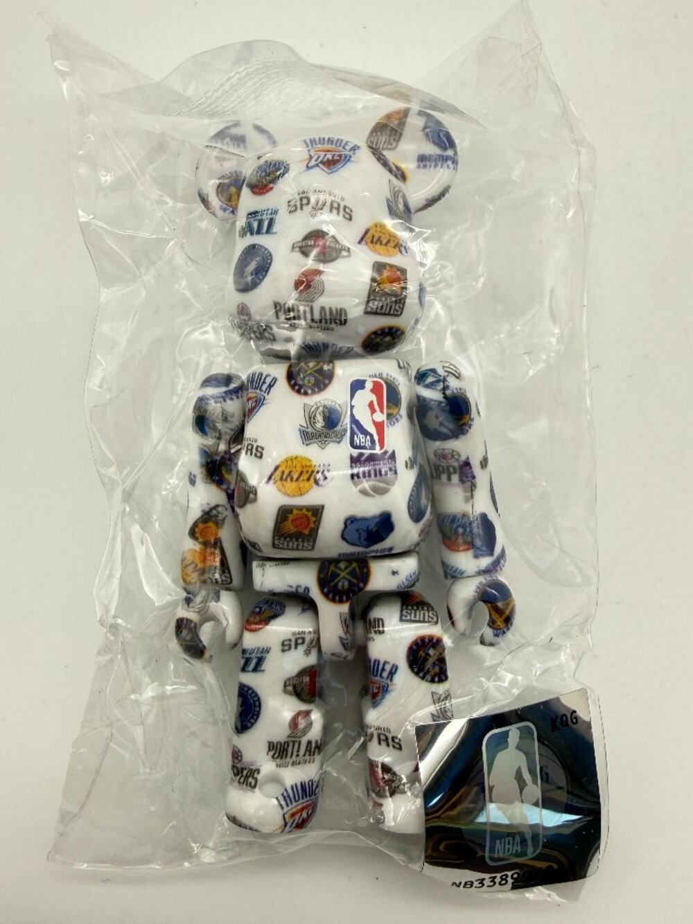 Bearbrick Series 42 NBA WEST Hero Medicom 100% Figure